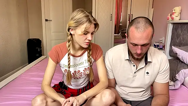 Daisy Couple online show from December 14, 9:15 am