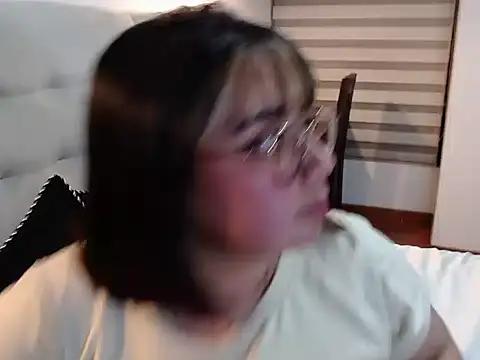 YiniBelle online show from December 23, 12:47 am