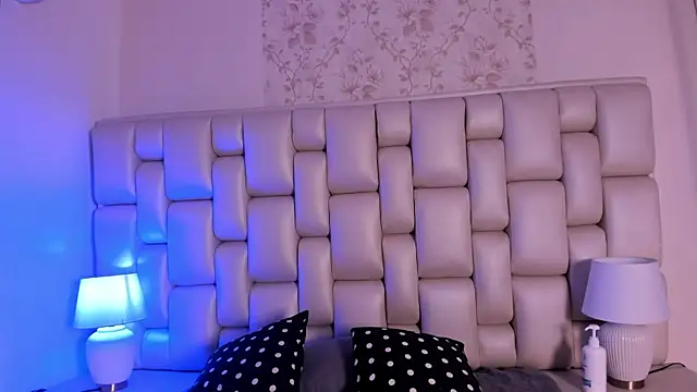 lea hunter   online show from November 25, 7:36 pm