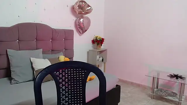 Bia LuxBia Lux online show from November 21, 8:11 pm