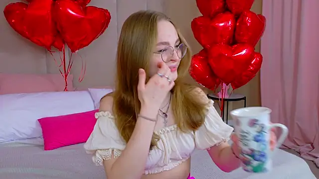 MadisonSmitt online show from February 15, 7:51 am