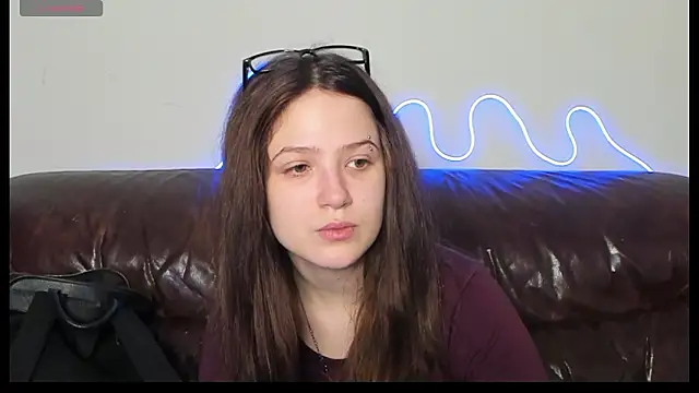 Anora Miller online show from February 15, 9:08 am