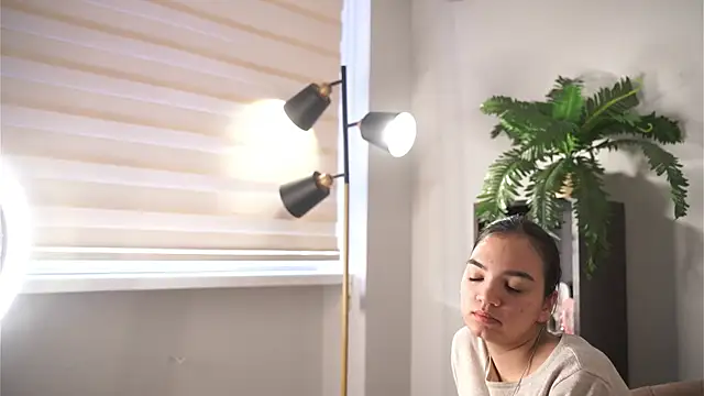 DustiZieser online show from November 17, 10:38 am