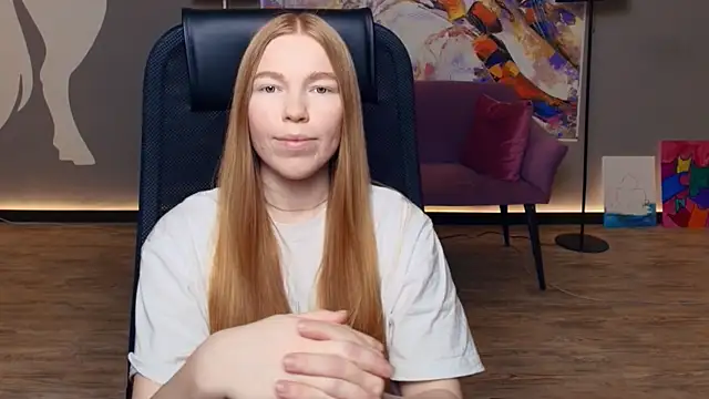 LavetaShiroma online show from December 13, 7:53 pm