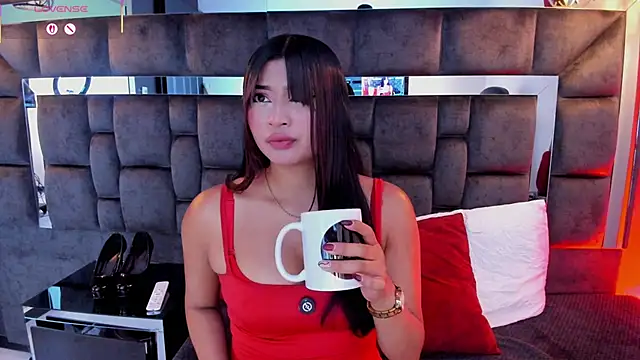 IssaJones  online show from April 16, 8:19 pm