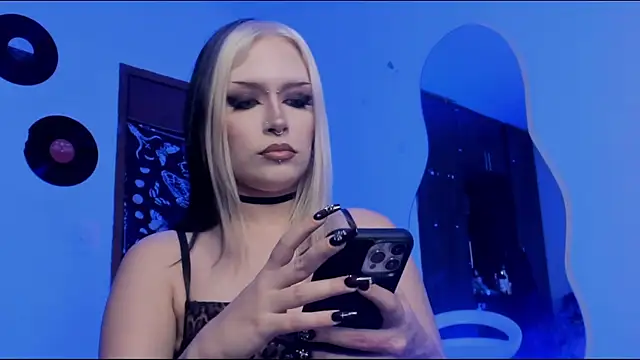 scorpiogyal online show from November 18, 11:15 pm