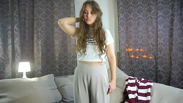 AlesiaTouhey online show from November 24, 12:18 pm