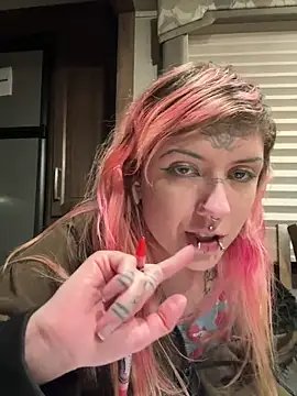 needlefaceUwU online show from November 14, 7:30 am