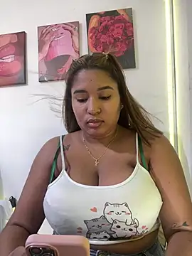 morena-2025 online show from May 5, 7:50 pm
