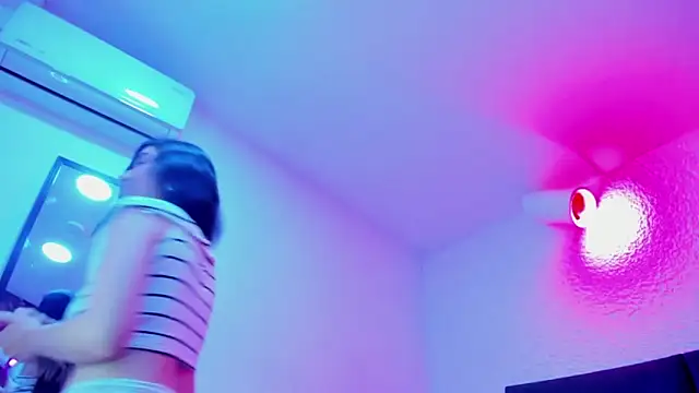 VictoriaRouge  online show from February 25, 4:33 am