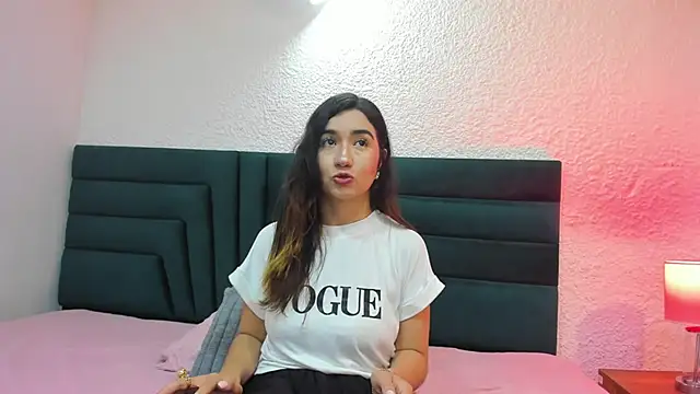 VictoriaRouge  online show from January 10, 4:06 am