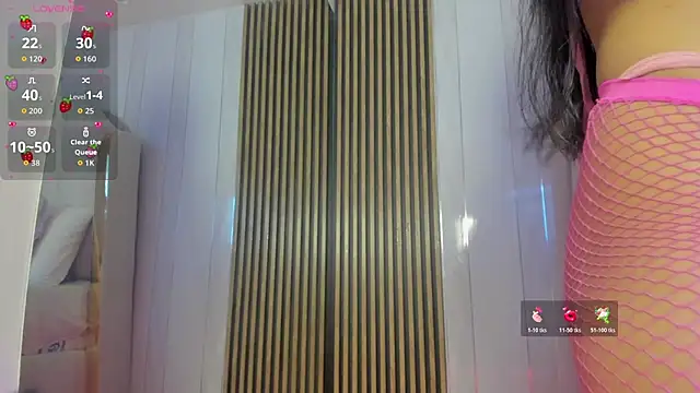 roxyflame  online show from July 10, 11:21 am