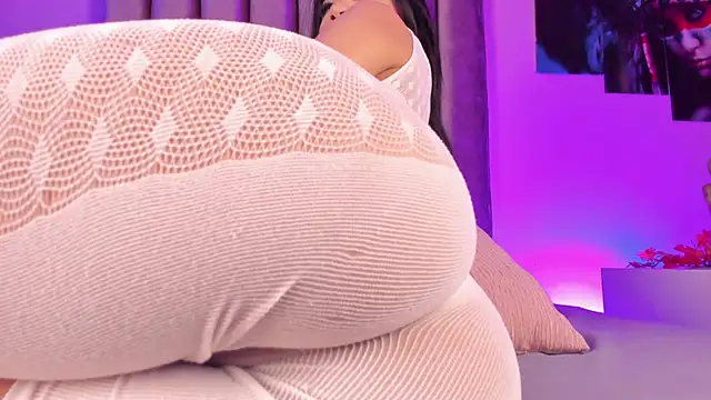 GabrielaSuarez  online show from May 2, 9:18 pm