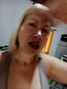 SexyMilf1211 online show from January 7, 1:36 pm