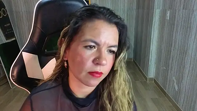 paula lorens t1  online show from November 20, 3:07 am