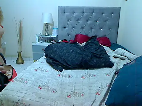 KATALINAHOT2025 online show from January 17, 6:15 pm