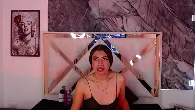 chloechaincs online show from November 27, 6:11 pm