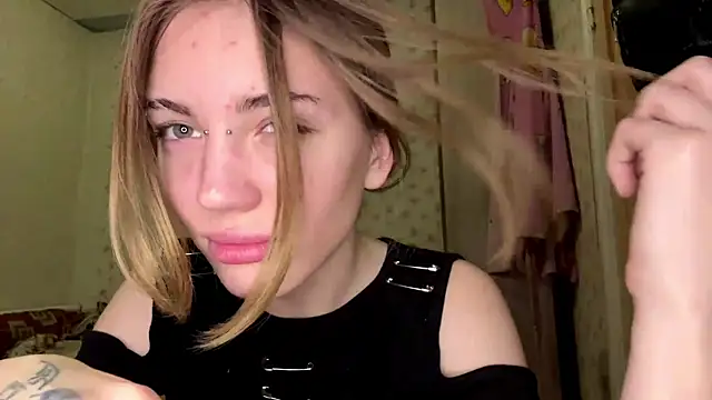 MelaineAytes online show from November 25, 10:50 am