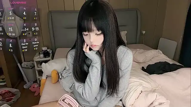 Victoria-6688- online show from December 1, 1:58 pm