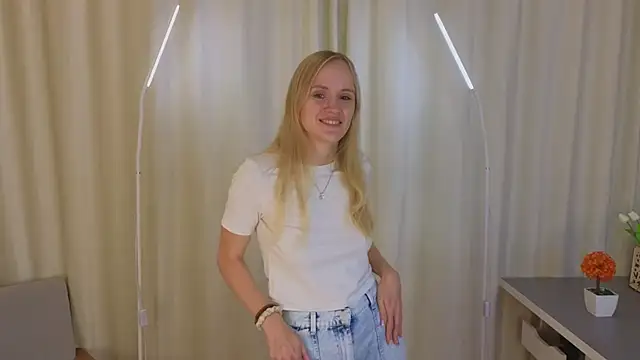 ToshiaPotvin online show from November 25, 4:14 am