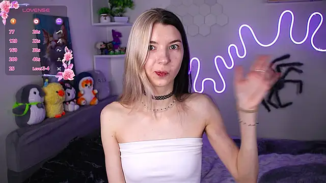 Emmie shy online show from April 16, 9:39 pm