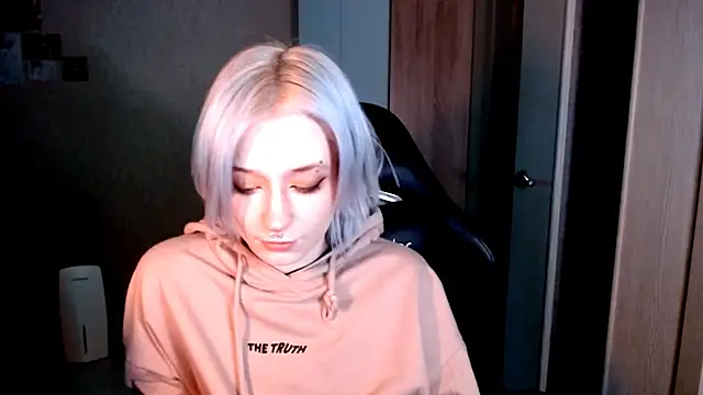 SophiaLur online show from November 24, 3:25 pm