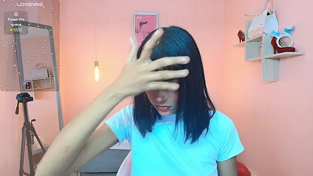 Milu carbajal x online show from December 13, 8:15 pm