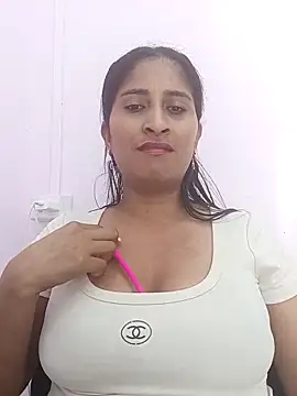 CarolinaNavas33 online show from March 28, 9:03 pm