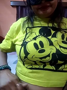 Cute-richa1 online show from January 9, 2:21 pm