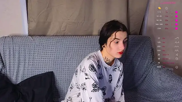 Donna Hicks online show from November 19, 2:39 pm