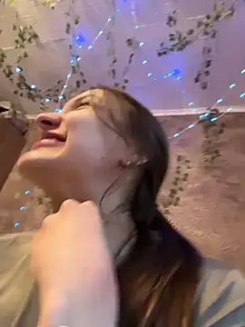 ErikaMuse online show from November 29, 9:46 am