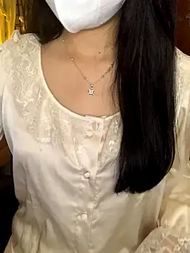 Hanni 22 online show from November 24, 3:58 pm