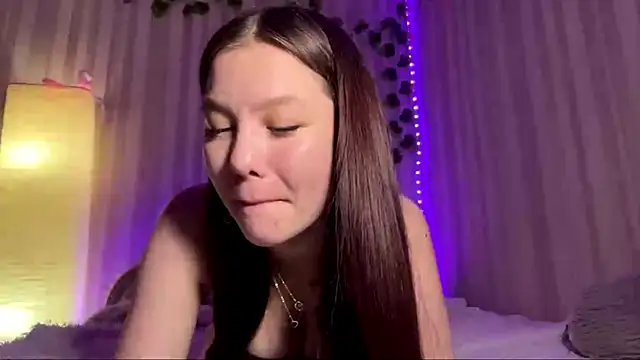 CutieSlim online show from April 30, 5:40 pm