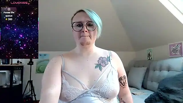 queerlyjaz online show from February 16, 9:03 pm