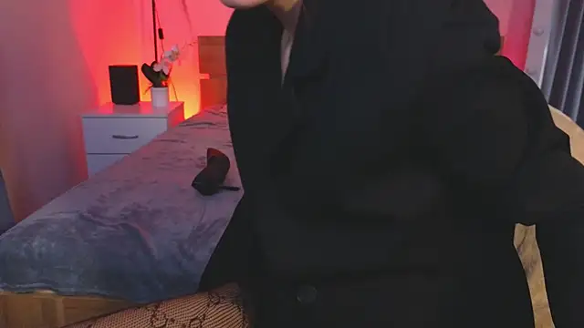 MissSusan online show from November 21, 10:50 am