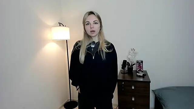 lloveshawty online show from November 25, 8:16 am