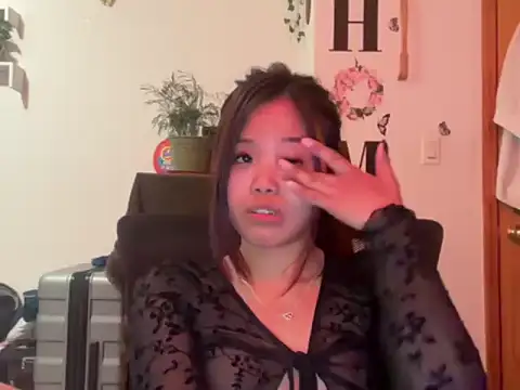 tinydaisy21 online show from November 21, 5:20 am