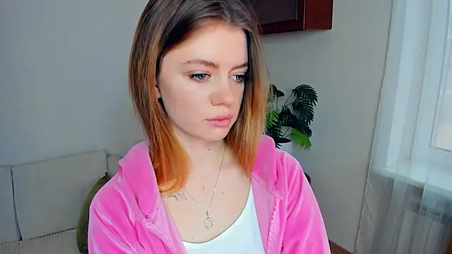 AngelesBenitz online show from December 17, 7:23 am