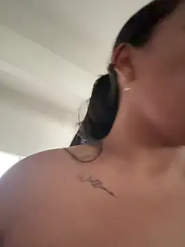 ArielleMillerr- online show from April 7, 6:43 pm