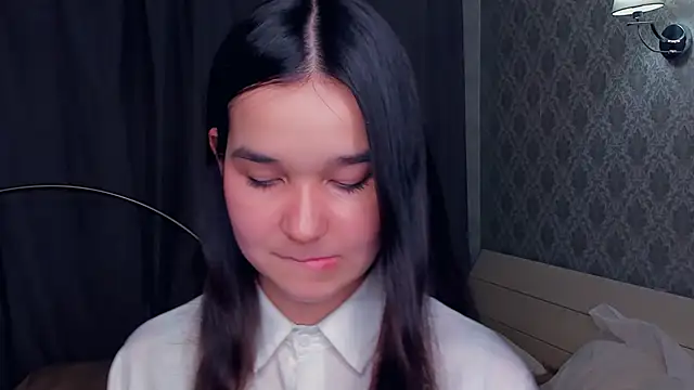 MeliaMelchiori online show from December 13, 9:32 pm