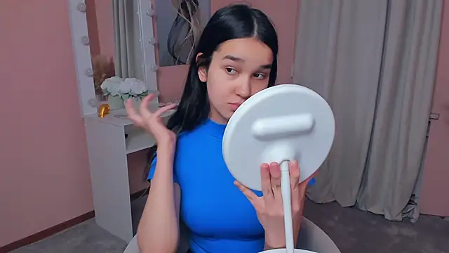 MeliaMelchiori online show from November 25, 4:09 pm