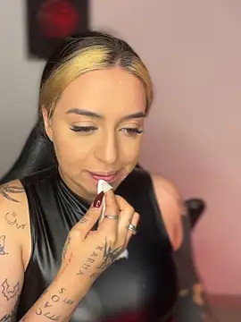 VeloraVyxen  online show from December 3, 1:52 am