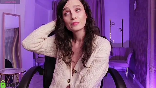 AnnaHarperX online show from December 18, 5:50 pm