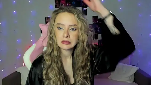 Suzie Q69 online show from November 30, 8:51 am