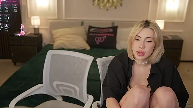 Kara cat online show from February 20, 3:13 pm