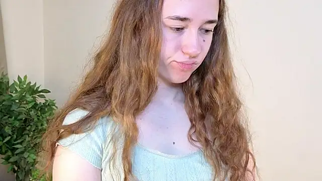 SudieNatera online show from November 26, 5:19 am