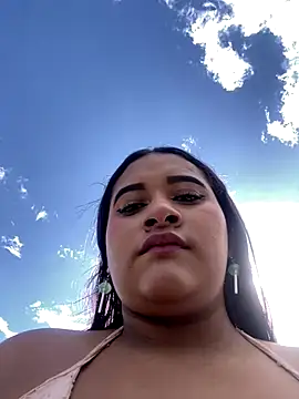 Sara storm outdoors online show from November 26, 8:10 pm