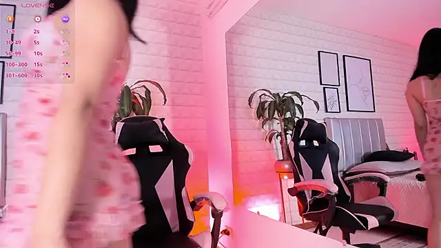 Elizabetth Benz online show from February 21, 7:14 pm