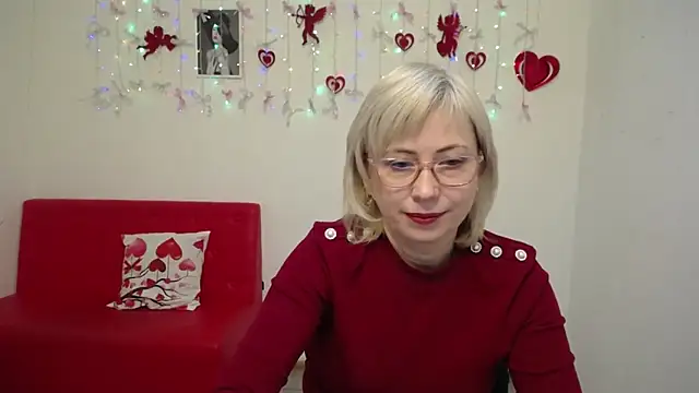 LaurenWishy online show from February 3, 6:40 am