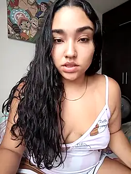 Tinablakee  online show from November 28, 3:04 pm